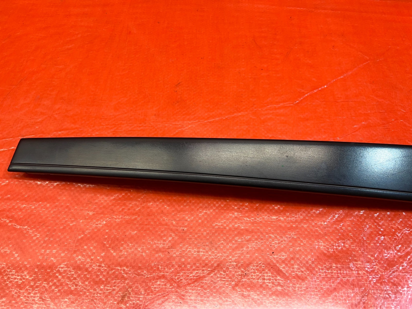 98 02 HONDA ACCORD SEDAN   PASSENGER RIGHT REAR DOOR SASH TRIM MOLDING OEM #1675
