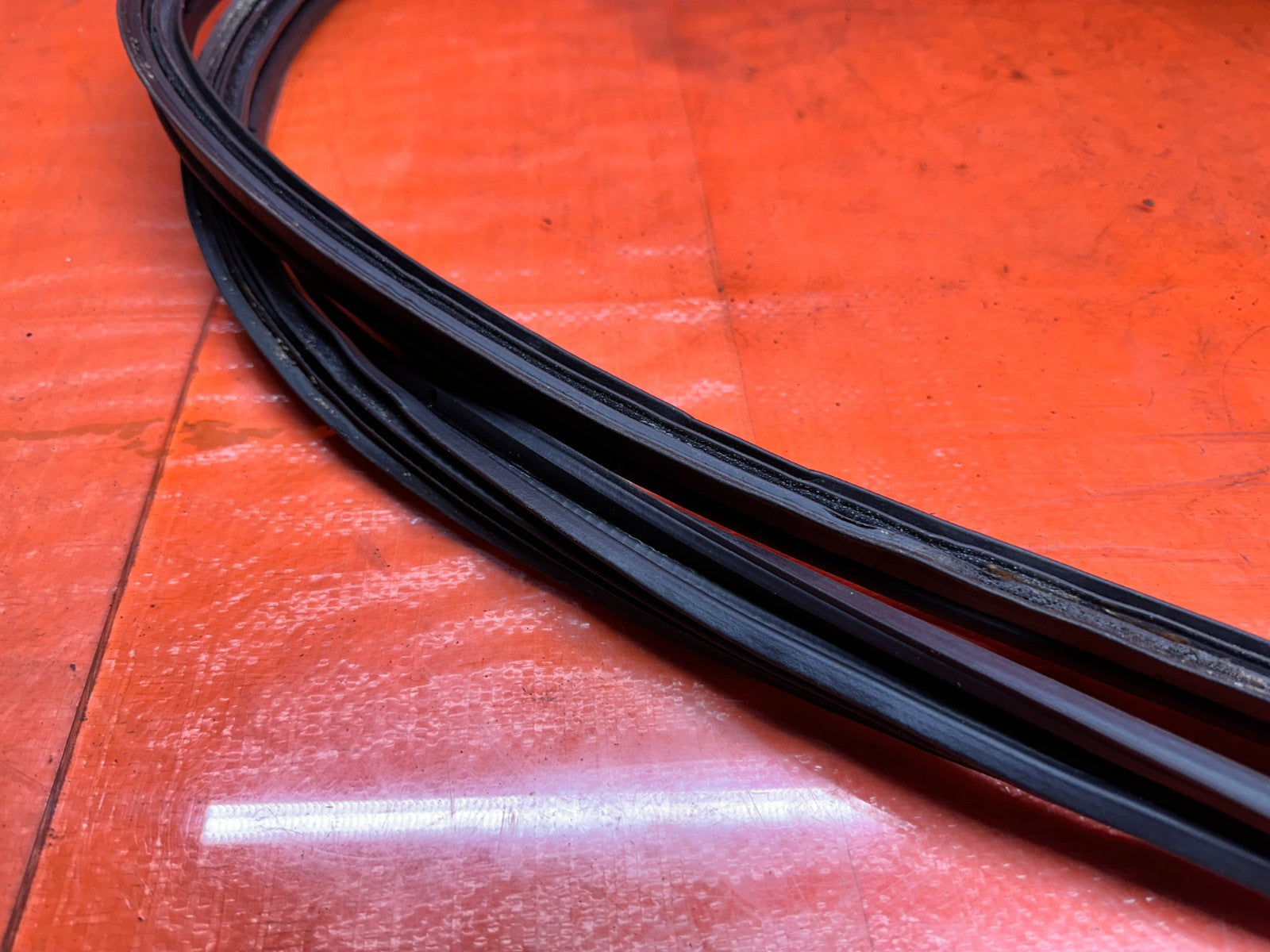 94 01 ACURA INTEGRA 2D REAR HATCH TRUNK WEATHERSTRIP SEAL OEM #33110