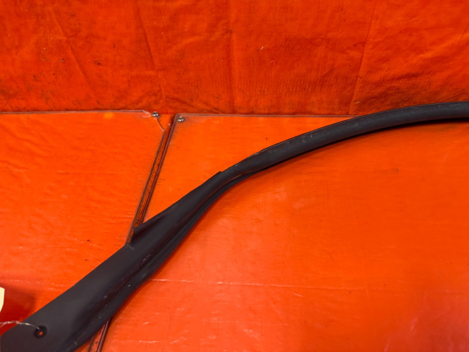 08 15 INFINITI G37 & Q60 COUPE   RIGHT   UPPER WEATHER STRIP RUBBER OEM #3287
