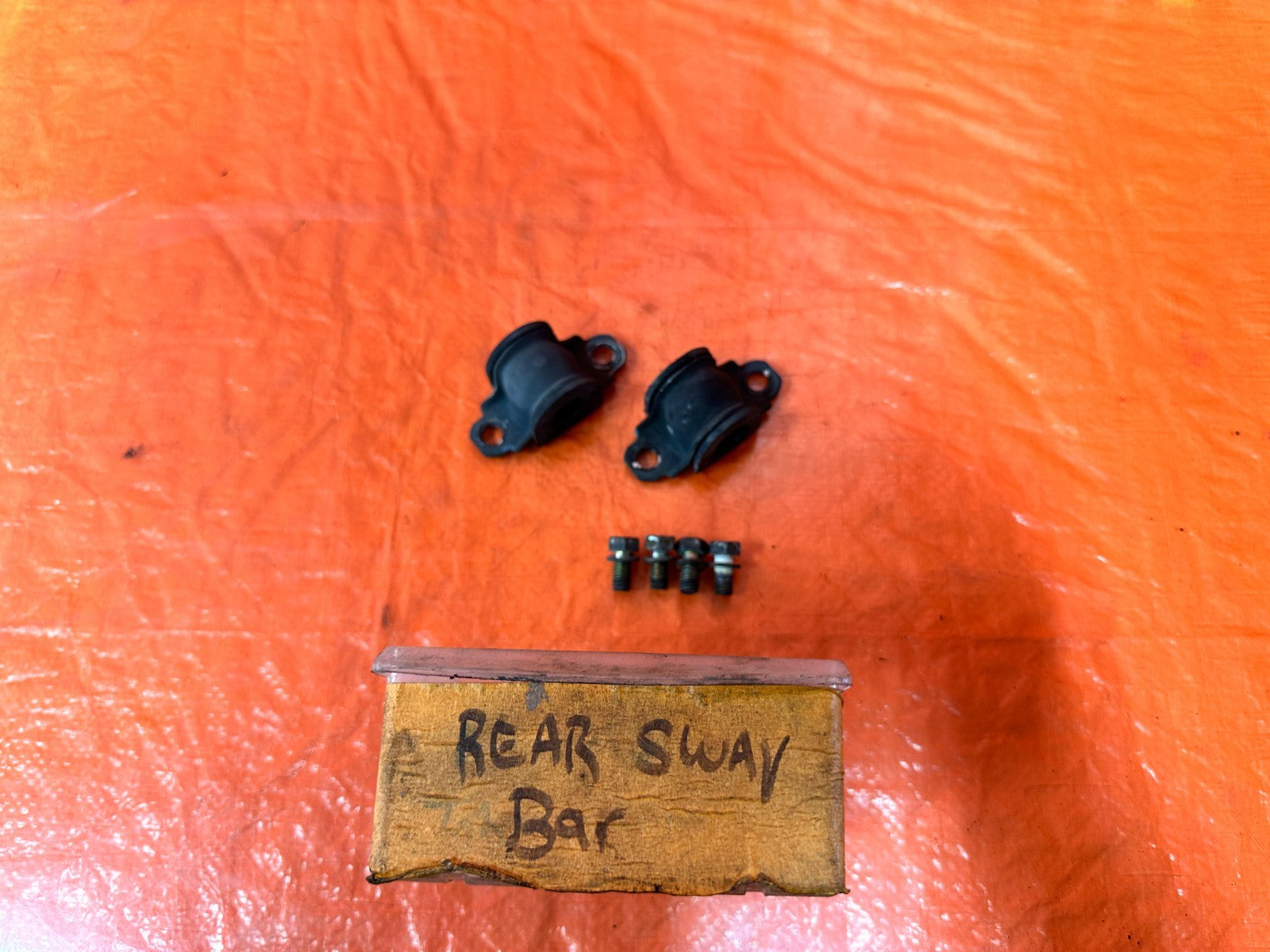 04 08 ACURA TSX   LEFT & RIGHT REAR SWAY BAR BRACKETS & BUSHINGS   OEM #3120