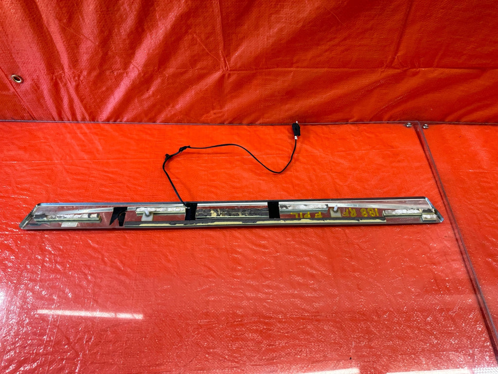 08 15 INFINITI G37 & Q60 COUPE PASSENGER RIGHT ILLUMINATING SCUFF PLATE OEM #18811