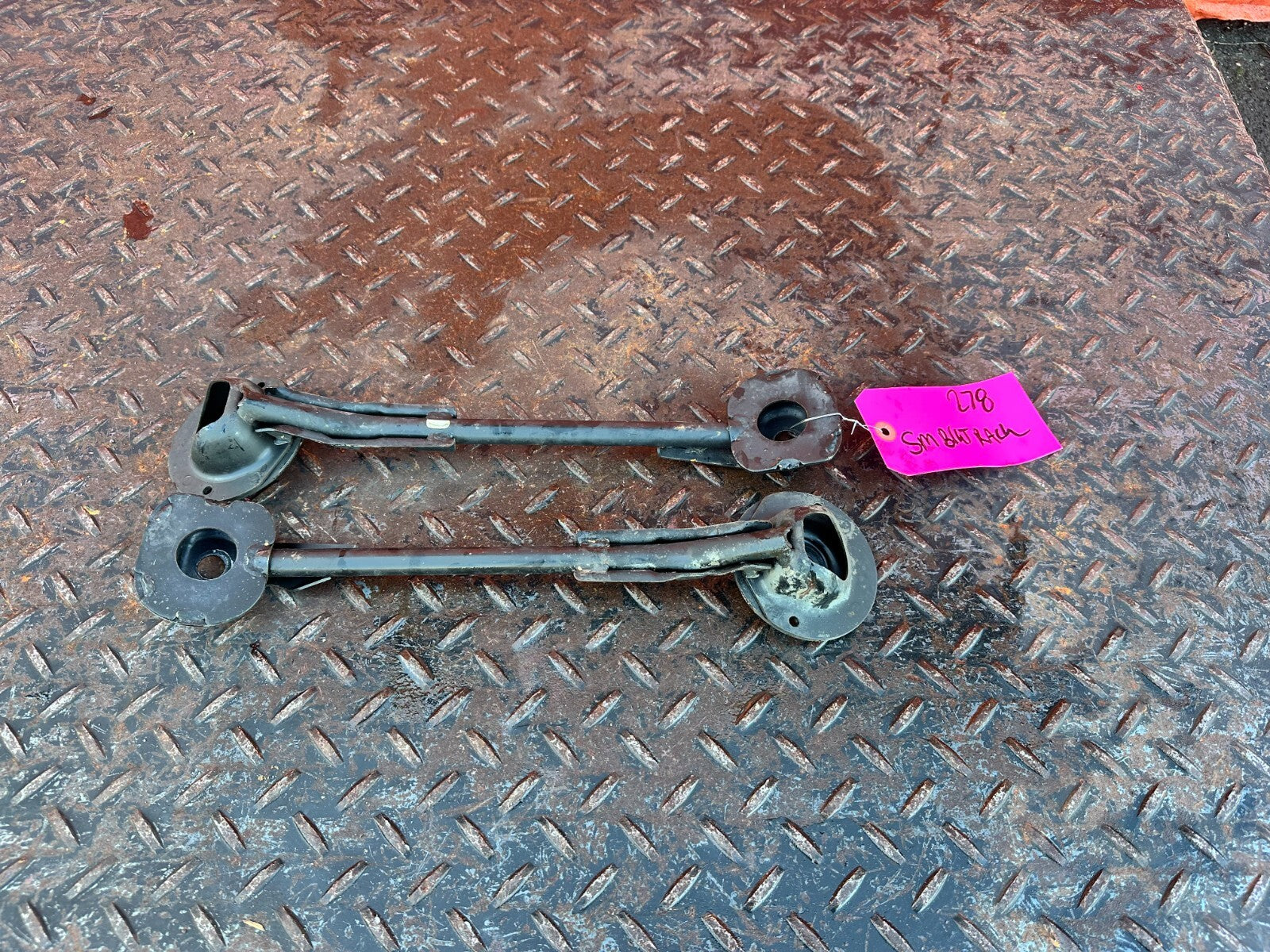 2013 13 INFINITI G37 S CONVERTIBLE   LEFT AND RIGHT REAR SUBFRAME BRACE BRACKET0