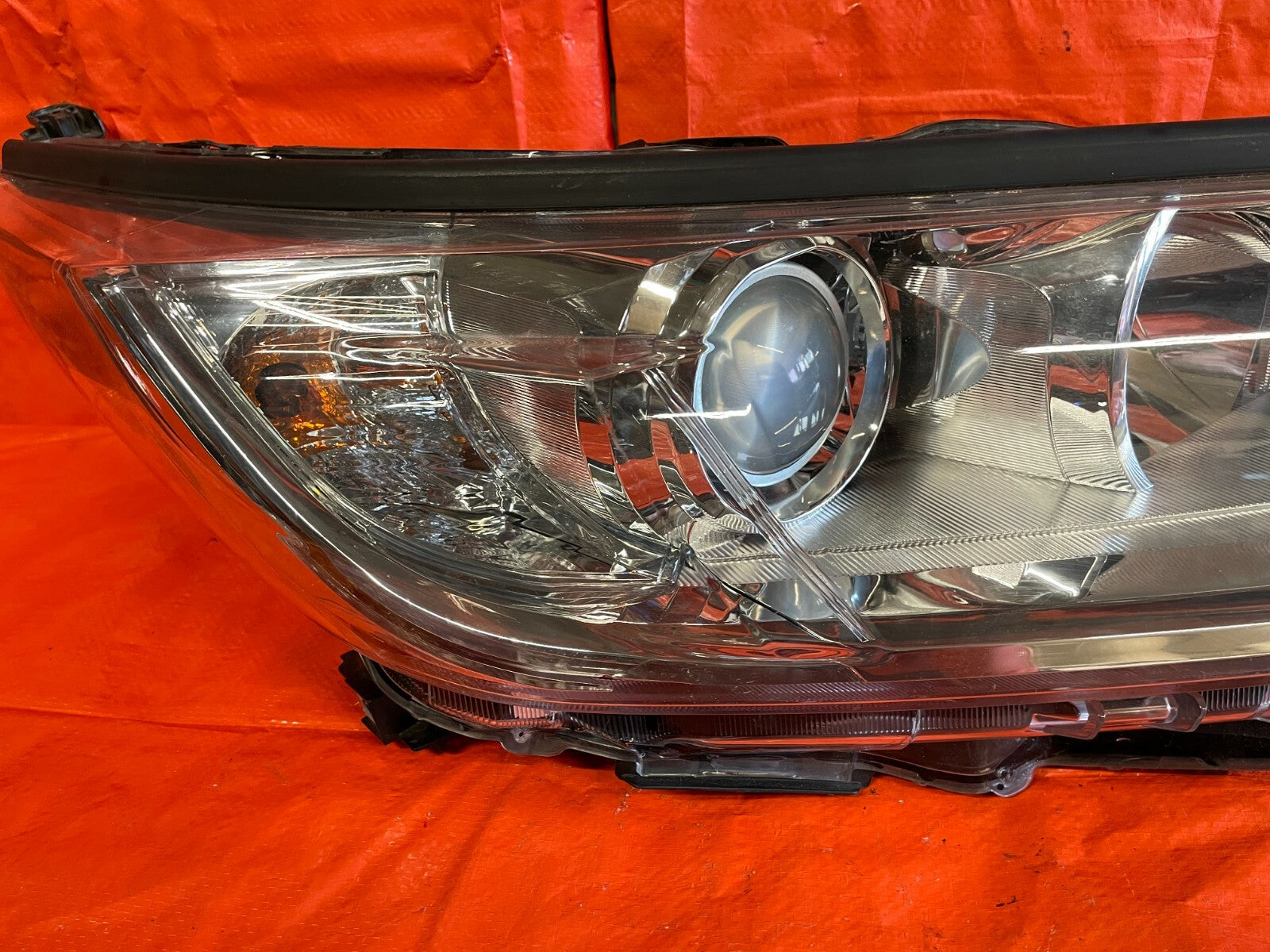 2017 2018 2019 TOYOTA HIGHLANDER   HALOGEN   PASSENGER RIGHT HEADLIGHT HEADLAMP5