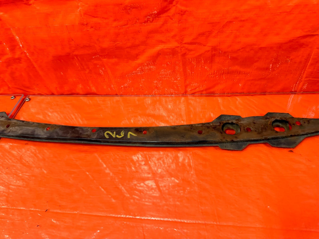 90 97 MAZDA MX 5 MIATA   REAR BUMPER BRACKET RETAINER   OEM FACTORY OE #2676