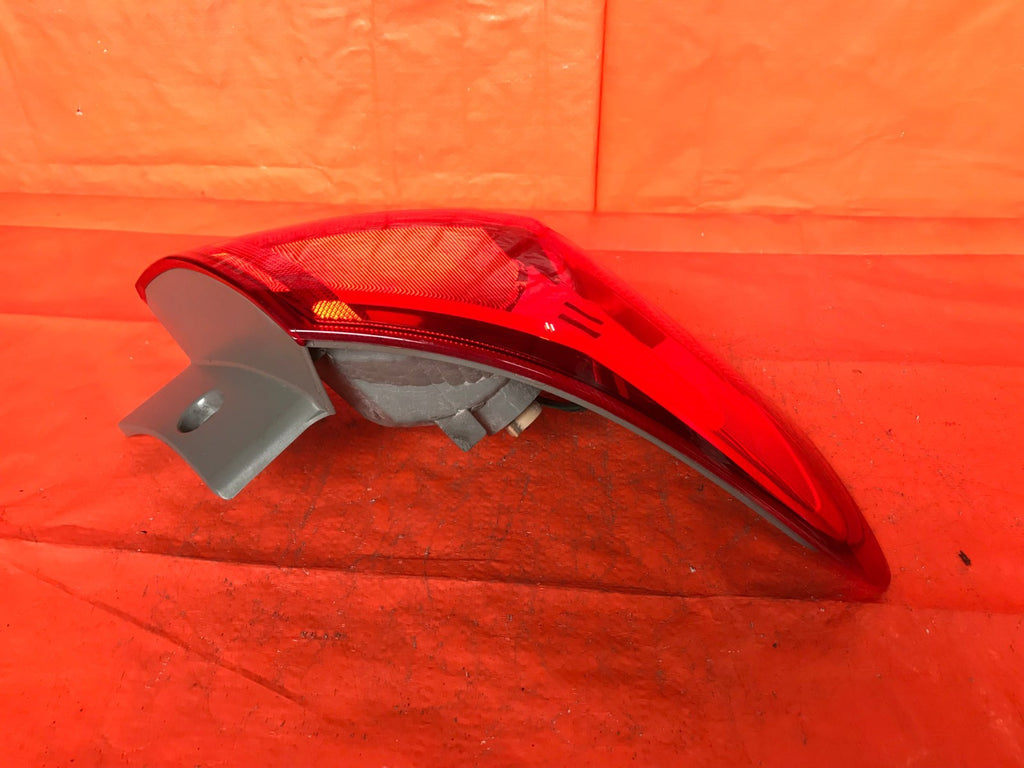 OEM 2010 2011 2012 NISSAN ROGUE DRIVER LEFT OUTER TAIL LIGHT LAMP L LH7