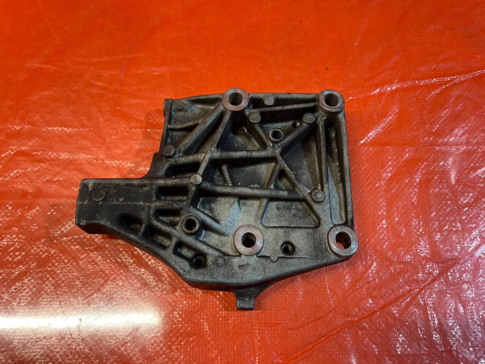 96 00 HONDA CIVIC   EX MODEL   D16Y8   ALUMINUM   AC COMPRESSOR BRACKET OEM   6