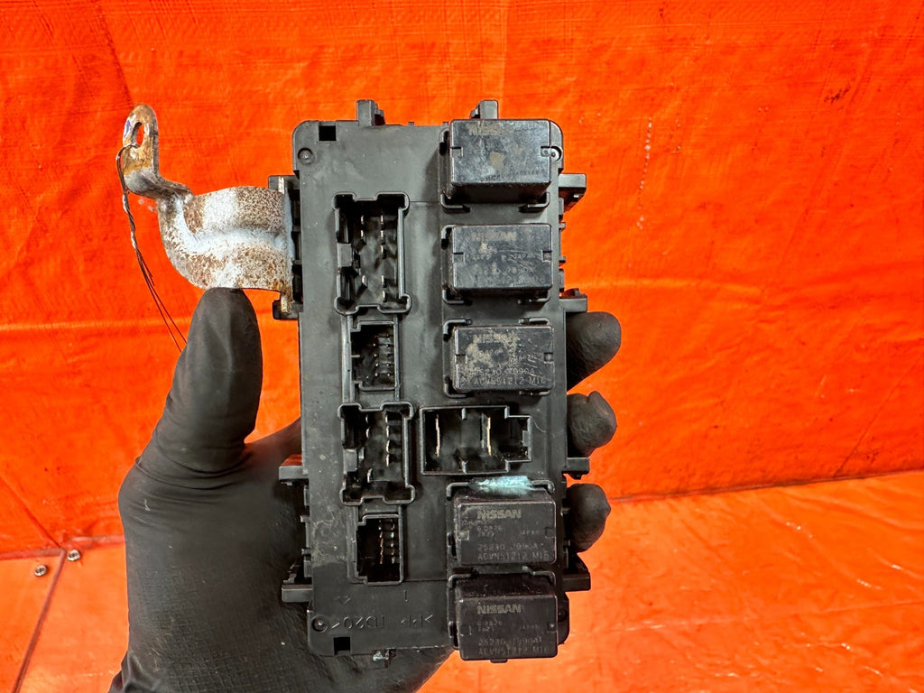 16 20 INFINITI Q50 & Q60 3.0L   INTERIOR CABIN UNDER DASH FUSE BOX PANEL OEM 3143