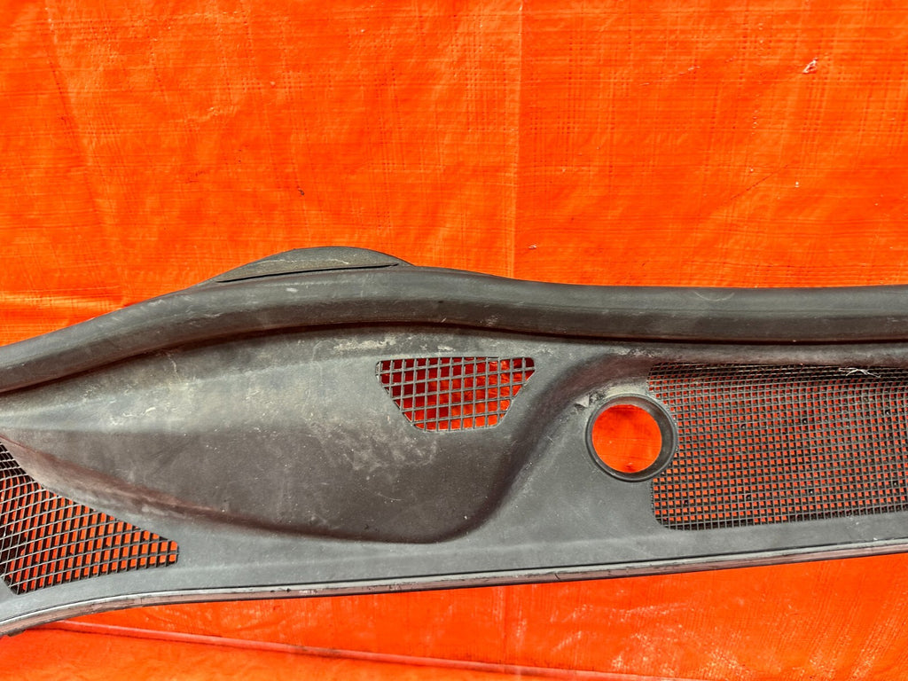 02 10 LEXUS SC430   WINDSHIELD WIPER COWL TRIM PLASTIC   OEM FACTORY #2885