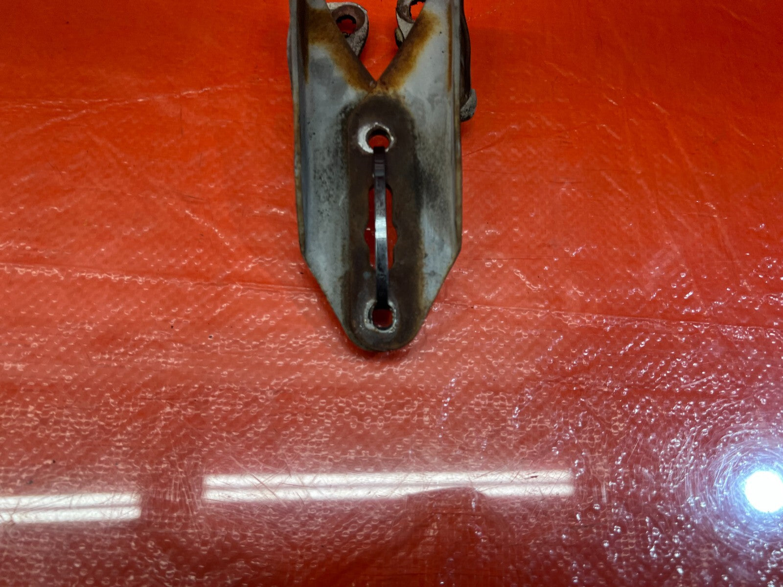 94 01 ACURA INTEGRA   HOOD HINGE SET LEFT AND RIGHT   WHITE COLOR   OEM OE #1448