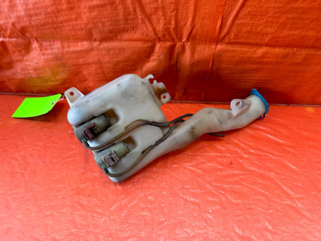 88 89 HONDA CRX DX SI   WINDSHIELD WIPER RESERVOIR TANK W/ MOTOR   OEM #2438