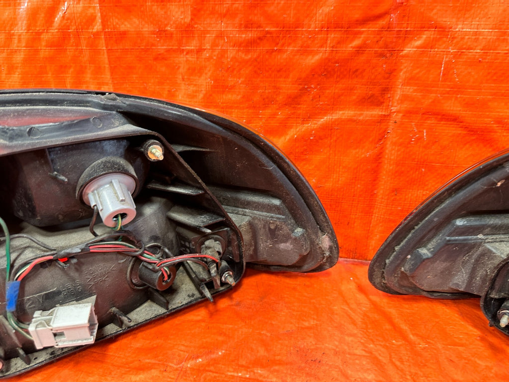 93 97 HONDA DEL SOL   FACTORY TAIL LIGHTS TAIL LAMPS LEFT & RIGHT   OEM #29511