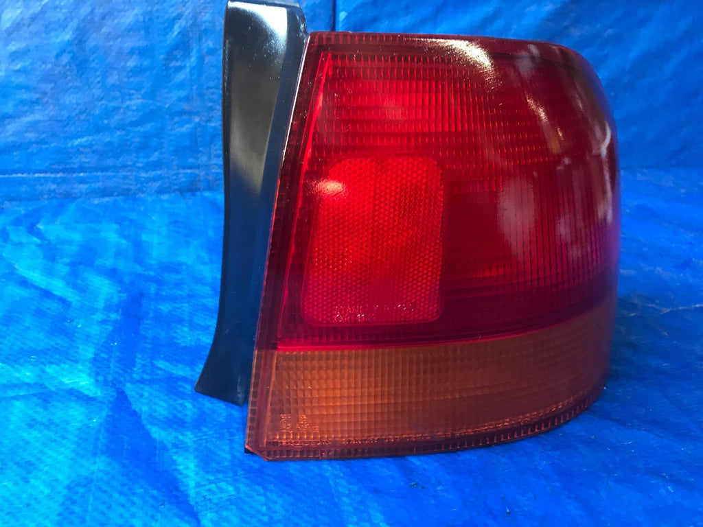 OEM 1996 1997 1998 96 97 98   HONDA CIVIC PASSENGER RIGHT TAIL LIGHT LAMP R RH1