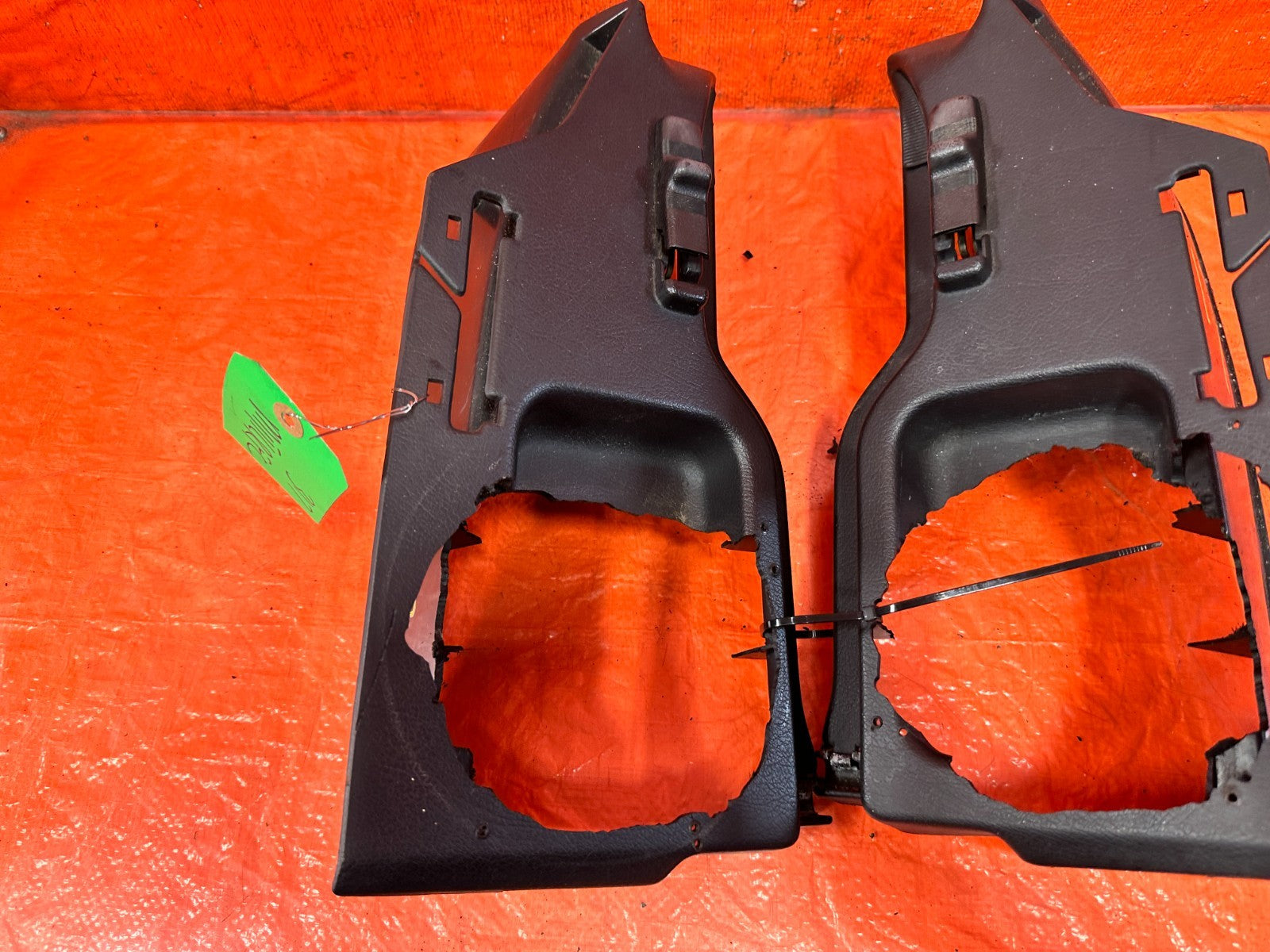 90 91 HONDA CIVIC HATCHBACK   REAR SPEAKER MOUNTING TRIM LEFT RIGHT   OEM 3174