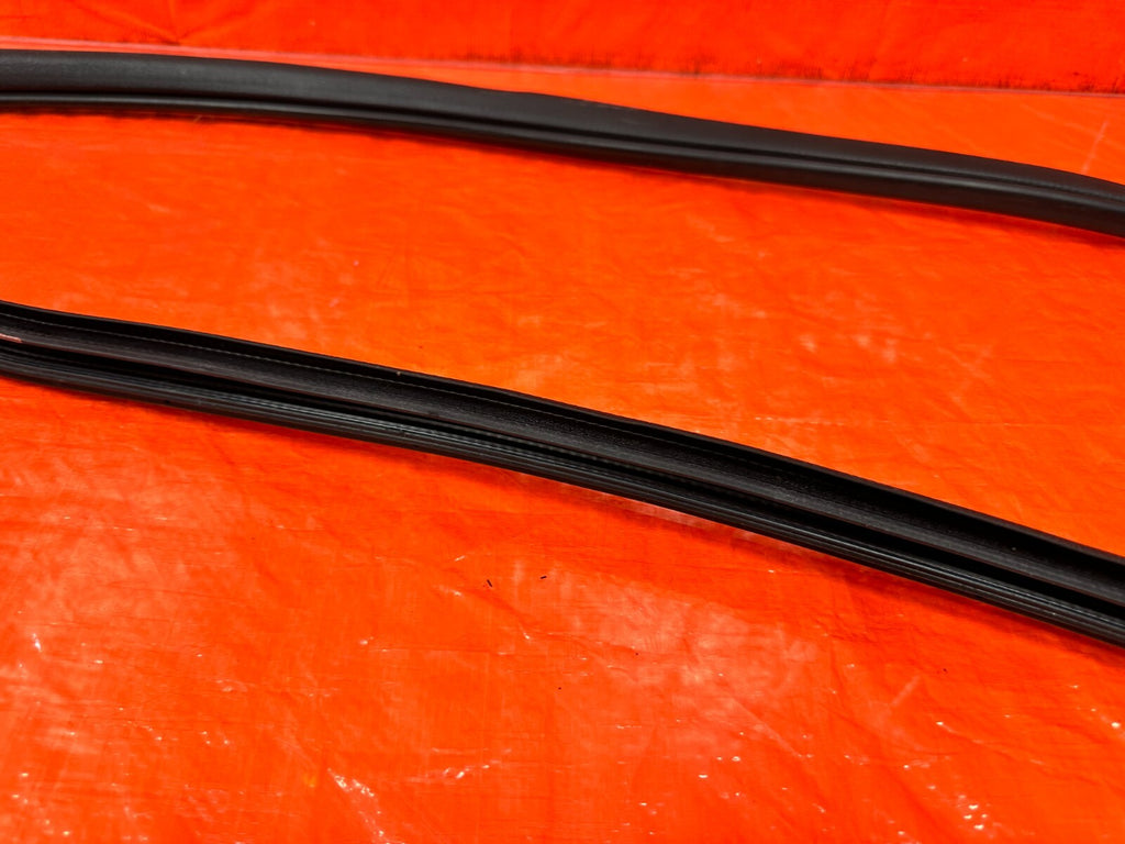06 11 CIVIC 4D SEDAN   DRIVER LEFT FRONT DOOR TO CHASSIS OPEN TRIM   OEM #27013