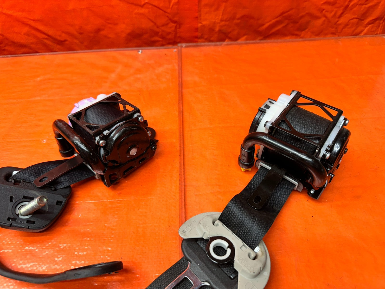 14 23 INFINITI Q50 LEFT & RIGHT FRONT SEAT BELTS SAFETY BELT BLACK OEM FACTORY 24