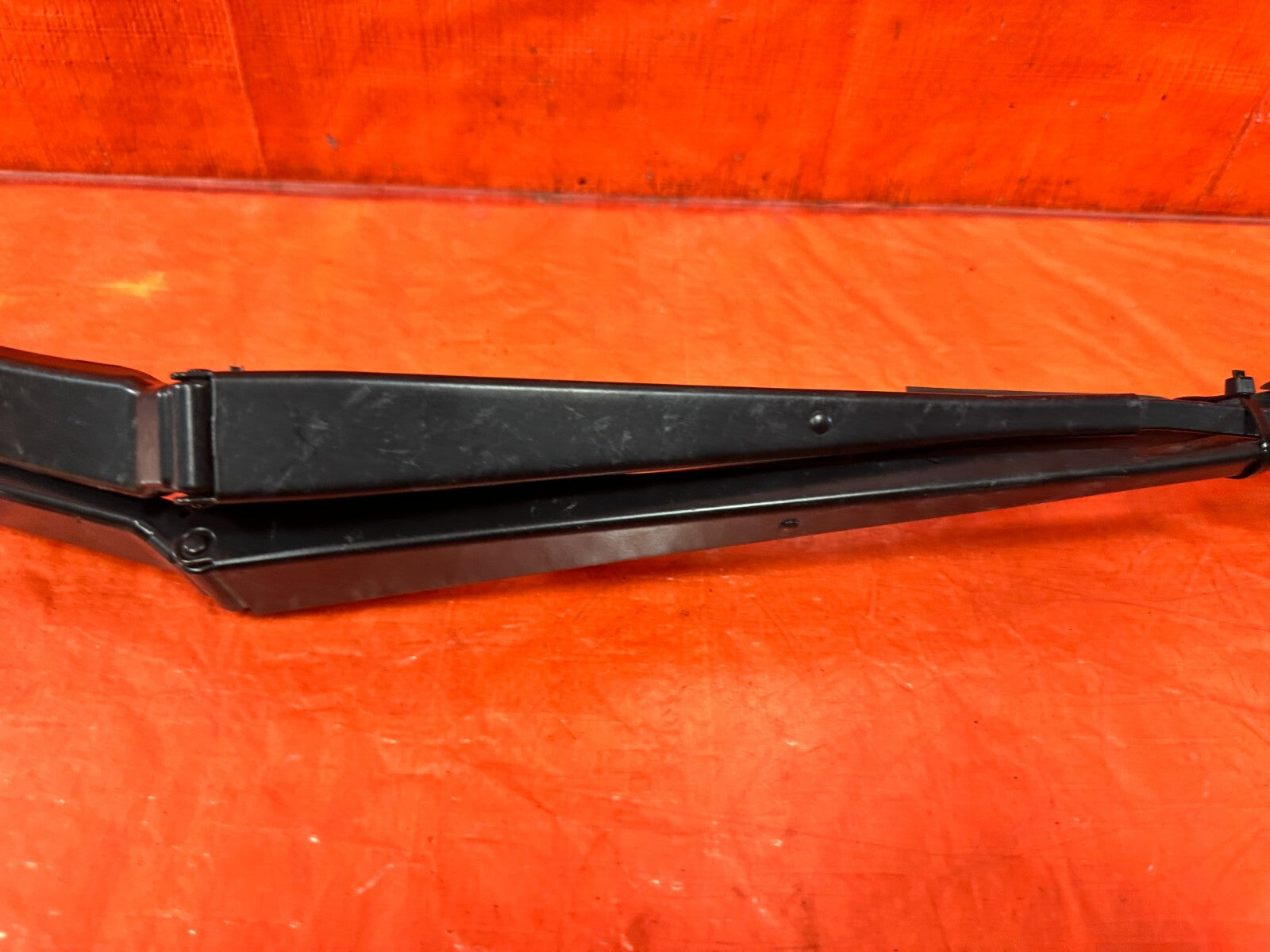 13 24 SUBARU BRZ   LEFT & RIGHT WINDSHIELD WIPER ARMS   OEM FACTORY #2922