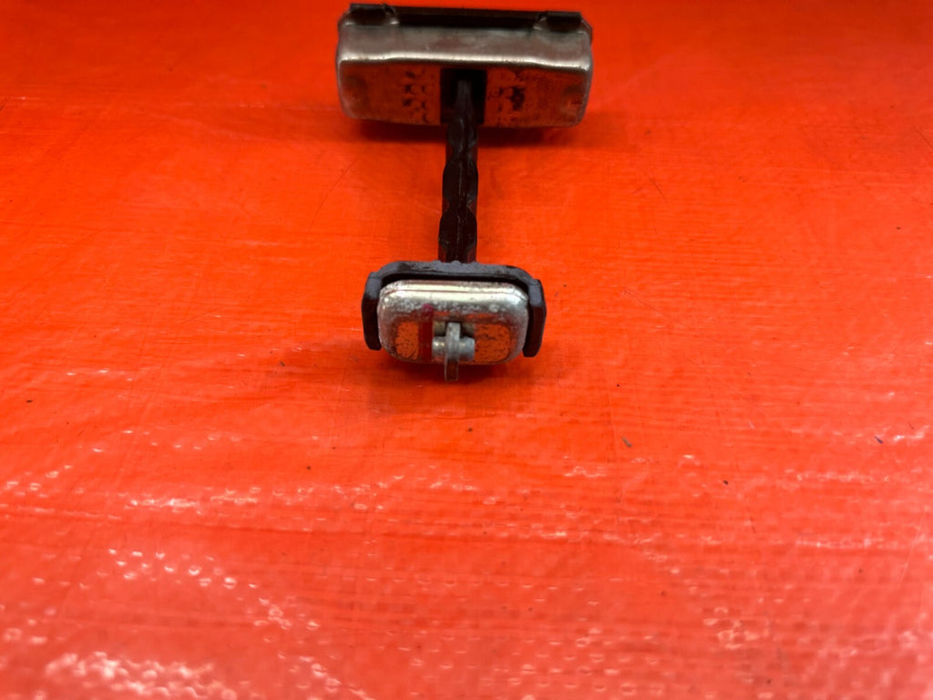 04 08 ACURA TSX   PASSENGER RIGHT FRONT DOOR CHECKER HINGE ARM STOPPER   OEM 2055
