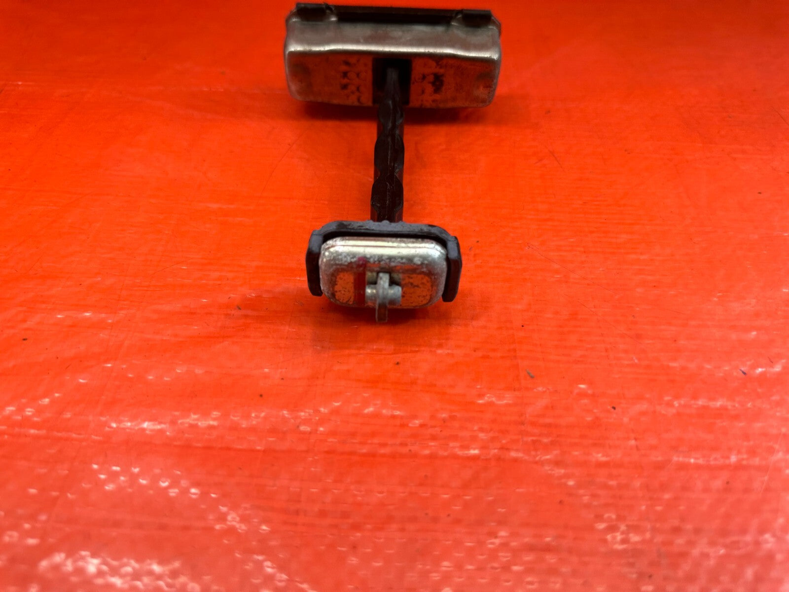 04 08 ACURA TSX   PASSENGER RIGHT FRONT DOOR CHECKER HINGE ARM STOPPER   OEM 2055