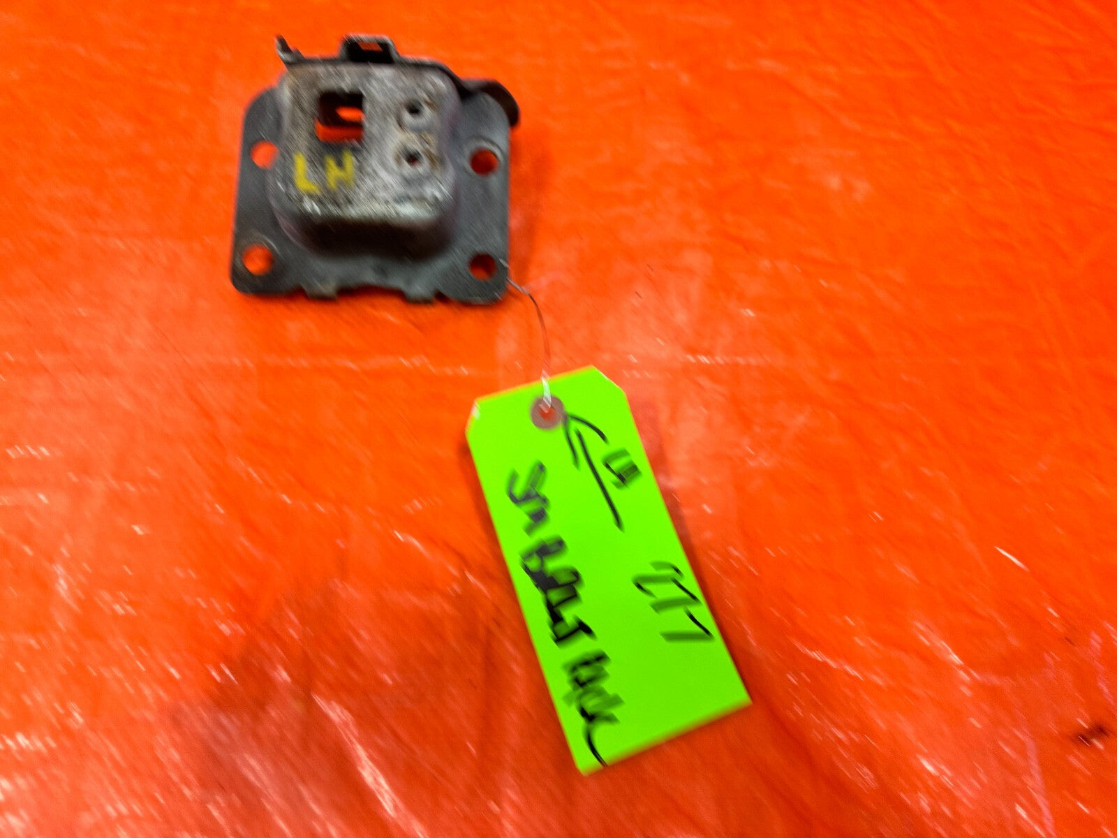 88 89 HONDA CRX   LEFT FRONT   RE BAR CRASH BAR BEAM   MOUNTING BRACKET OEM 2772