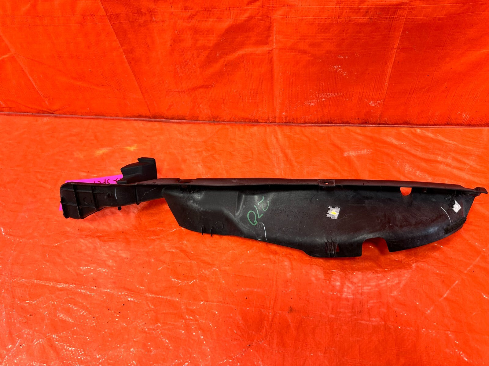 06 11 HONDA CIVIC SI   UNDER HOOD FENDER TRIM   PASSENGER RIGHT SIDE   OEM 2708
