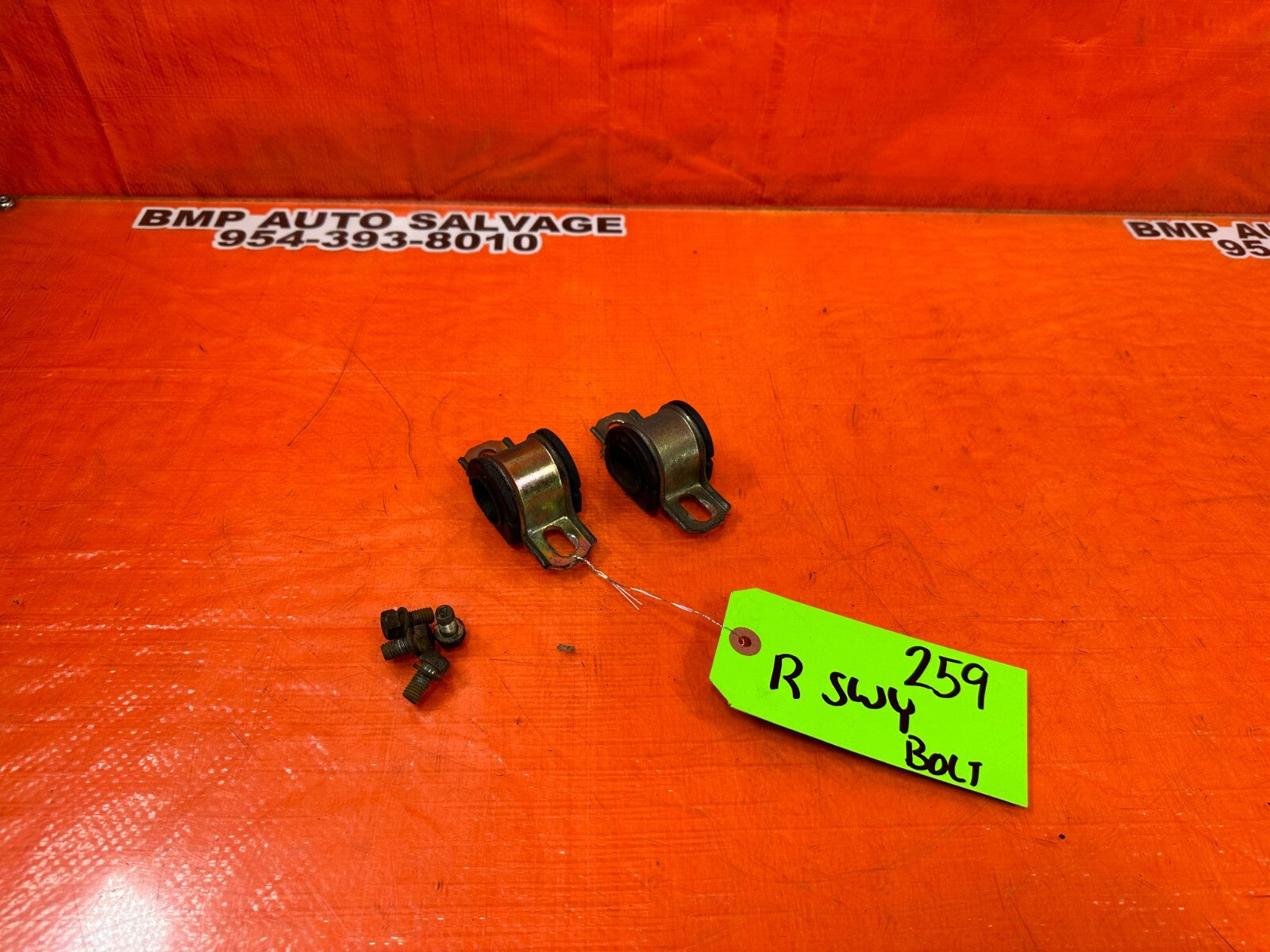 92 01 HONDA PRELUDE   LEFT & RIGHT   REAR SWAY BAR BRACKETS & BUSHINGS   OEM 2590