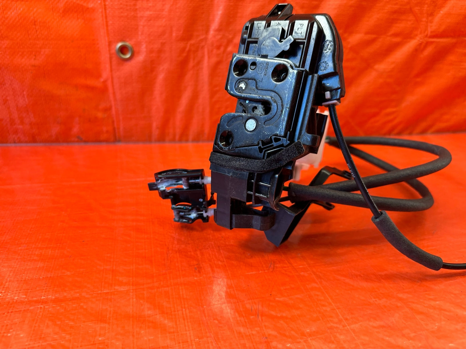 10 16 HYUNDAI GENESIS COUPE   DRIVER LEFT FRONT DOOR LOCK ACTUATOR   OEM OE #2197