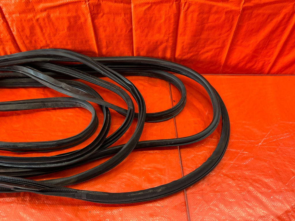 14 20 INFINITI Q50   CHASSIS   DOOR & TRUNK GASKET WEATHER TRIM SEALS FRONT REAR3