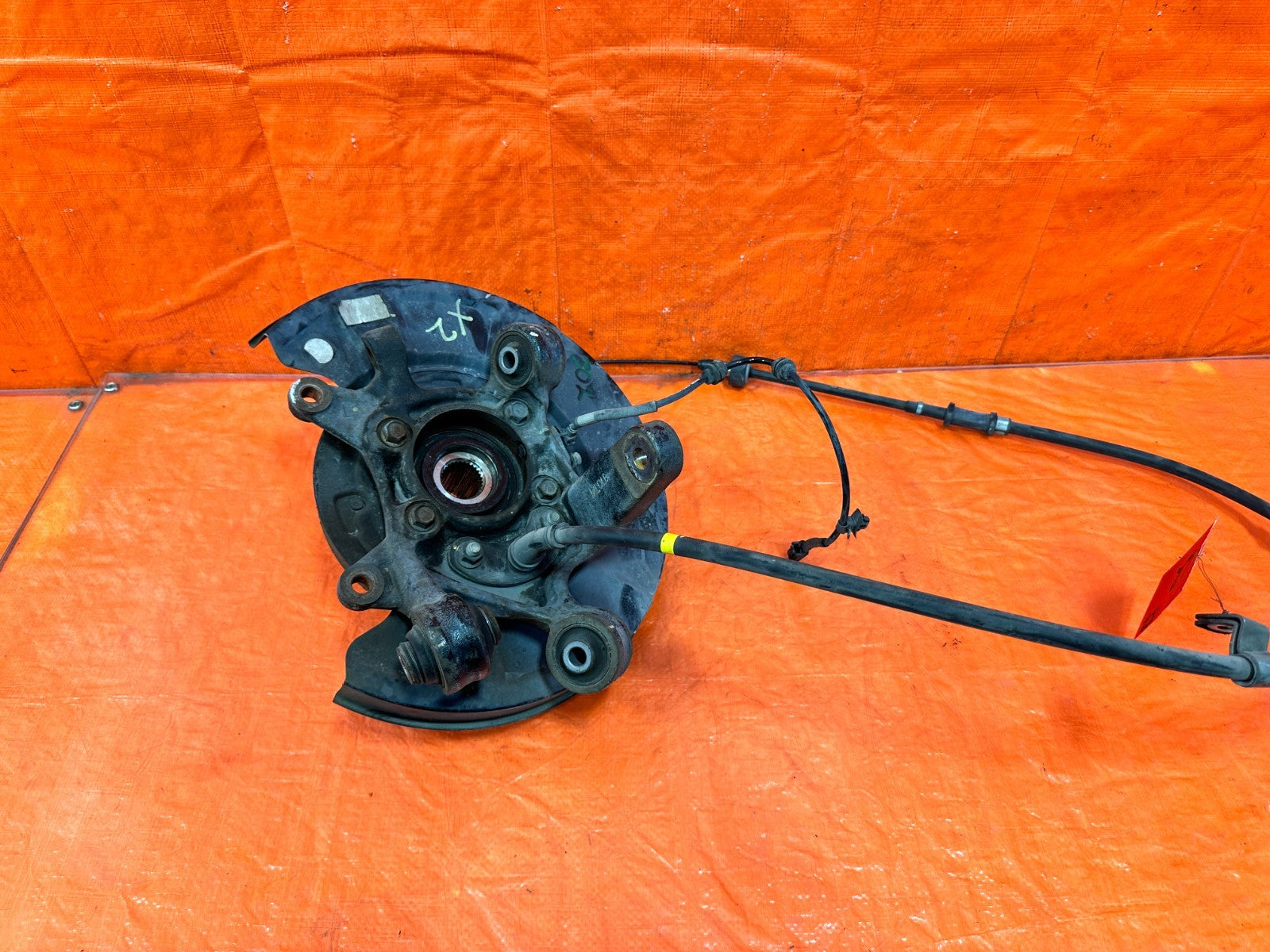 10 16 HYUNDAI GENESIS COUPE   DRIVER LEFT REAR SPINDLE KNUCKLE HUB OEM #30212