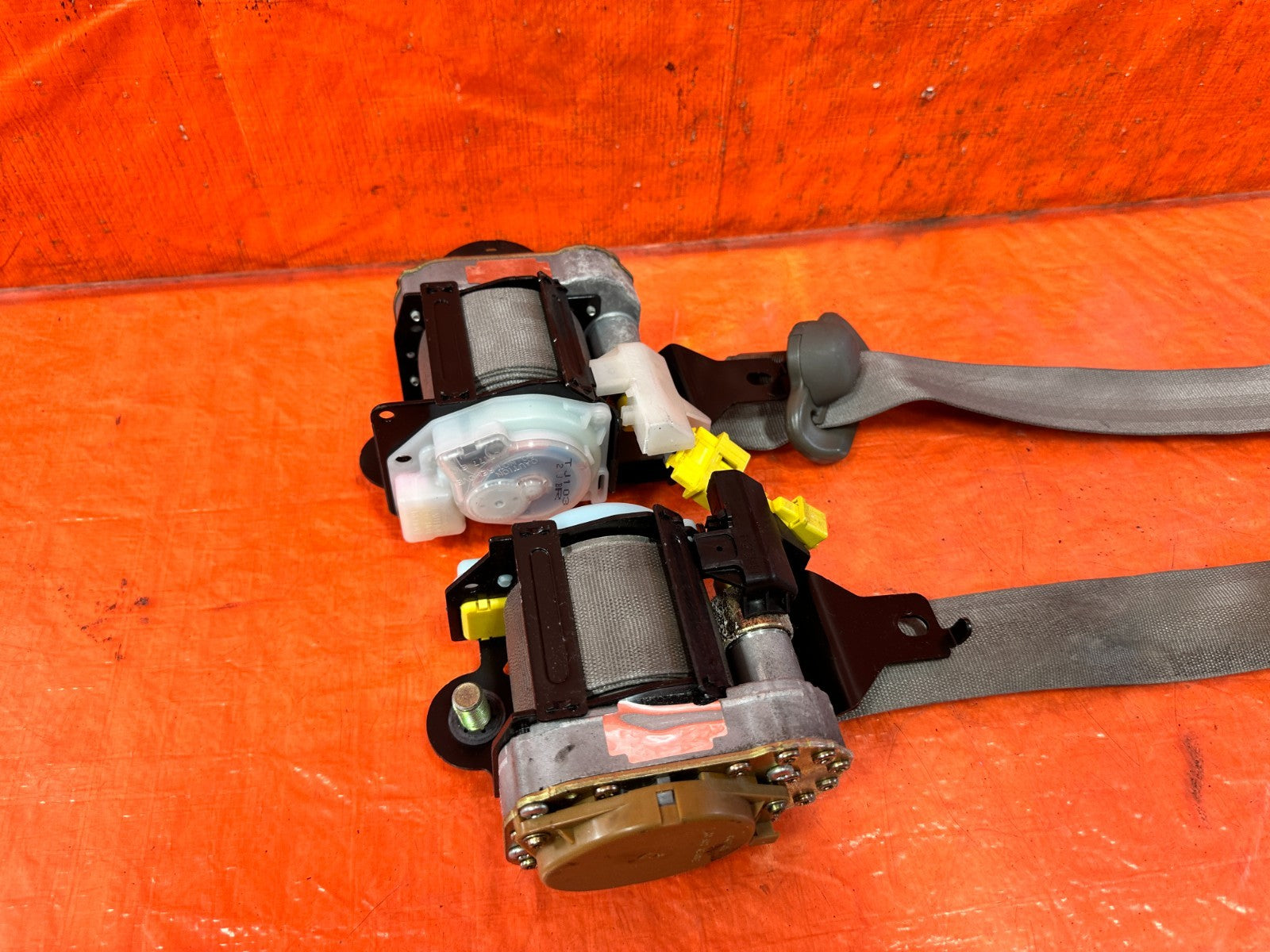 02 06 ACURA RSX   FRONT SEAT BELT SET   LEFT & RIGHT SEAT BELTS GRAY OEM #3151