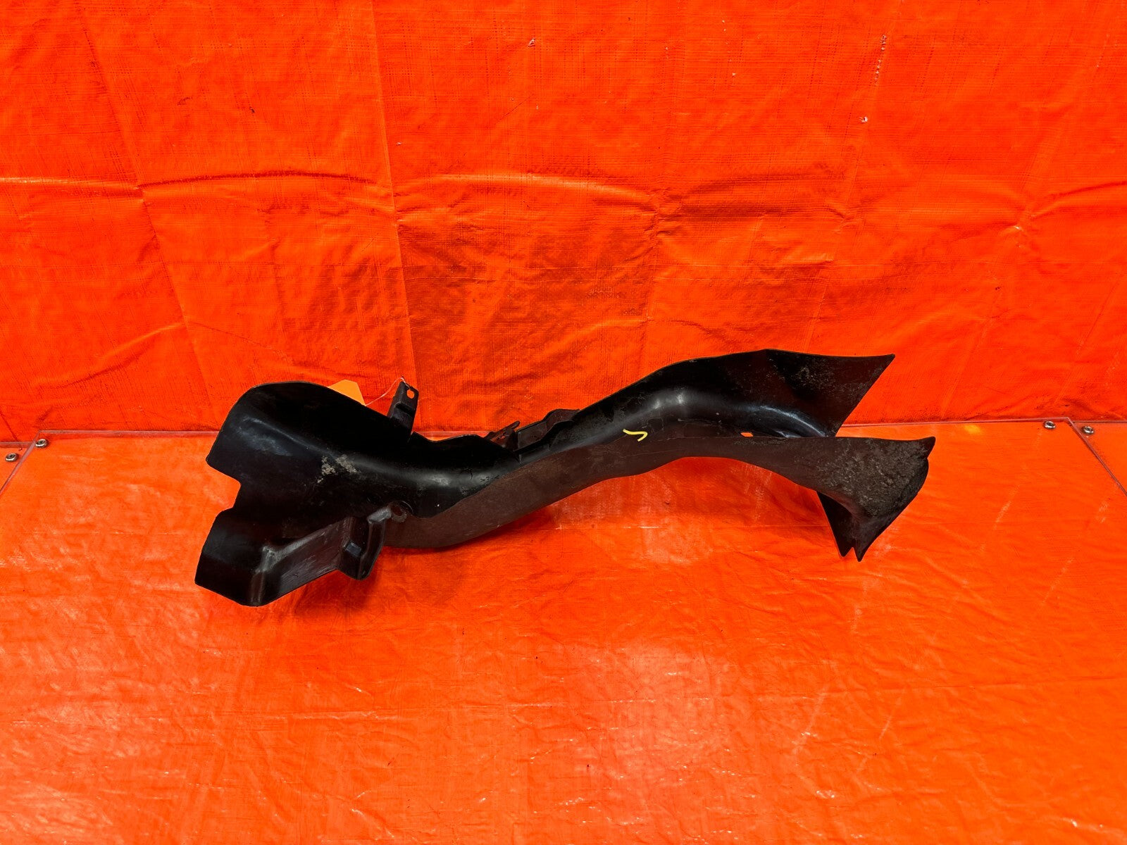 94 01 ACURA INTEGRA   FUEL TANK FUEL NECK COVER PLASTIC SHIELD   OEM #28110