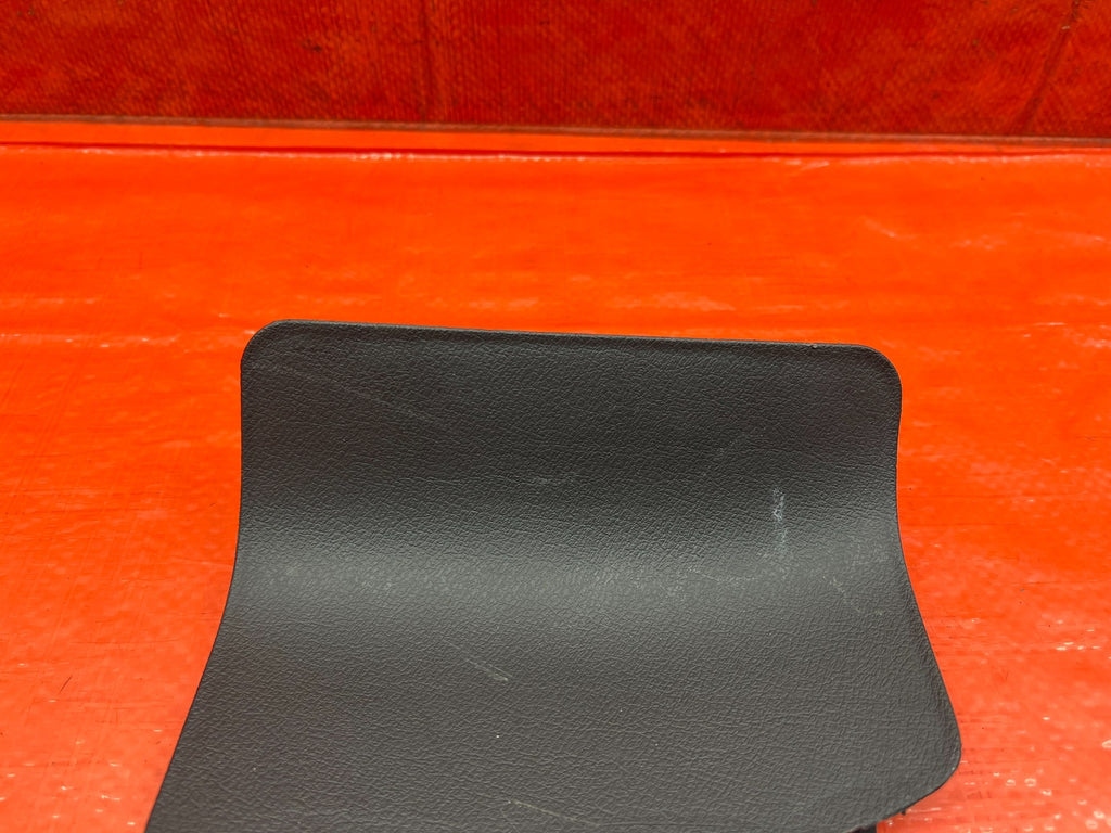 02 05 HONDA CIVIC SI EP3 HATCHBACK   TAIL LIGHT TRIM PLASTIC COVER RIGHT OEM 1766