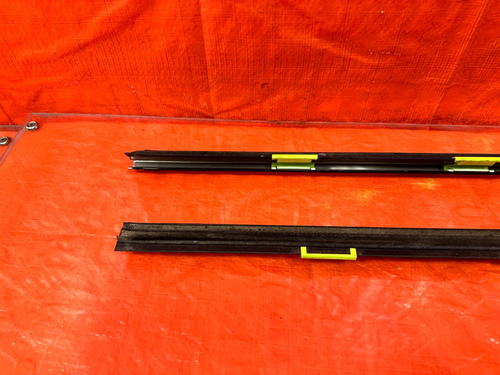 96 00 HONDA CIVIC COUPE HATCH EXTERIOR DOOR WINDOW GLASS TRIM SET LEFT RIGHT 28410