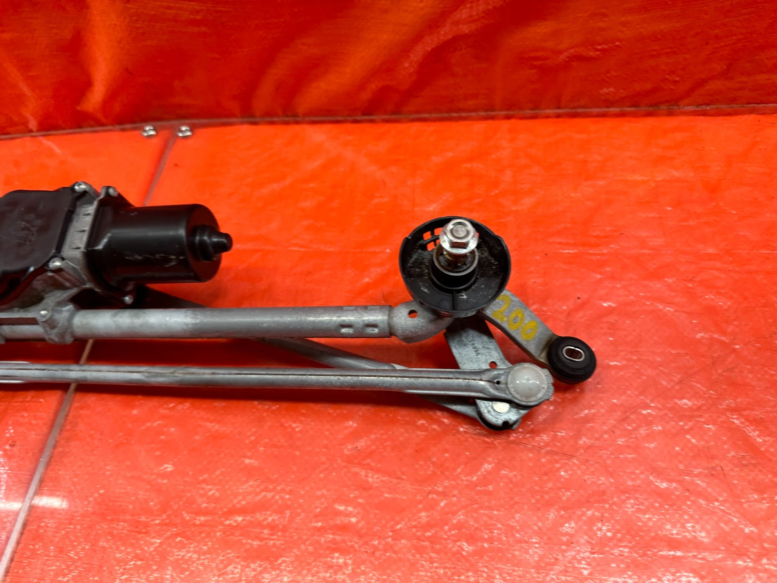 14 20 INFINITI Q50 & 17 20 Q60   WINDSHIELD WIPER MOTOR W/ LINKAGE   OEM #2005