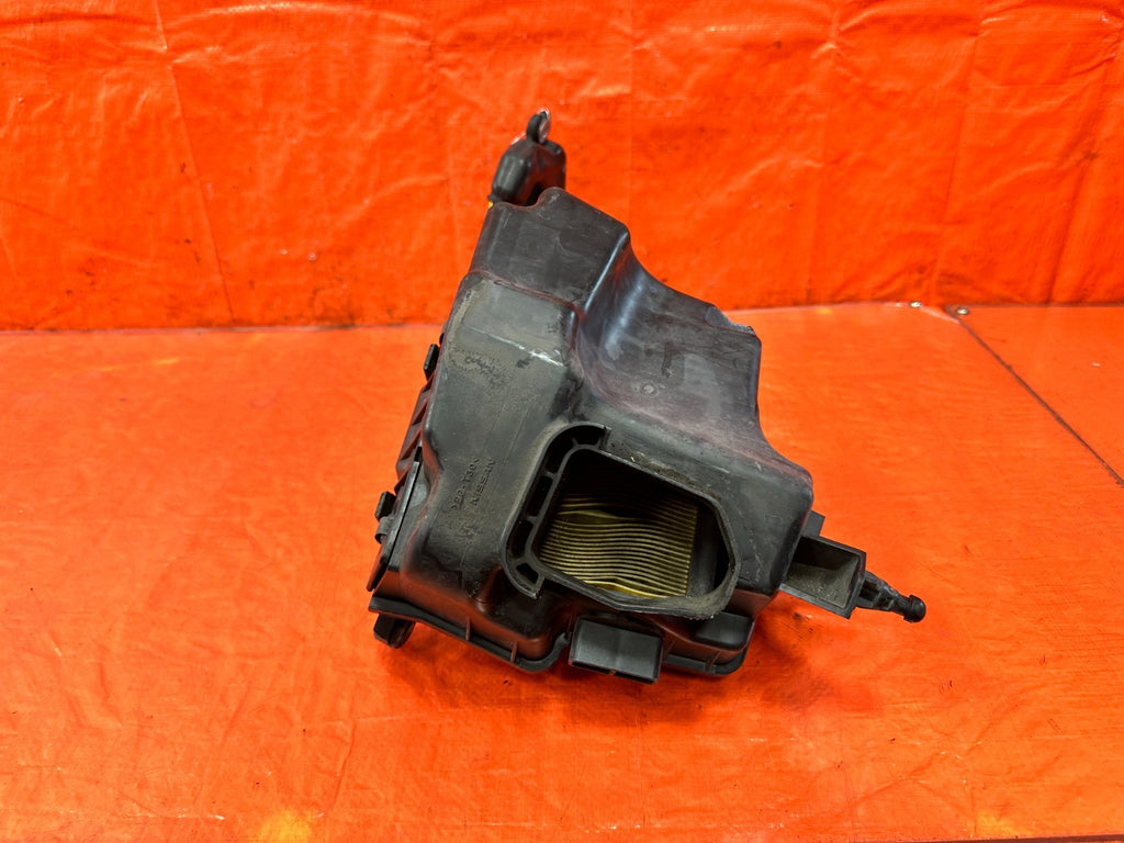 08 15 INFINITI G37 COUPE & CONVERTIBLE   RIGHT AIR FILTER HOUSING INTAKE BOX ARM2
