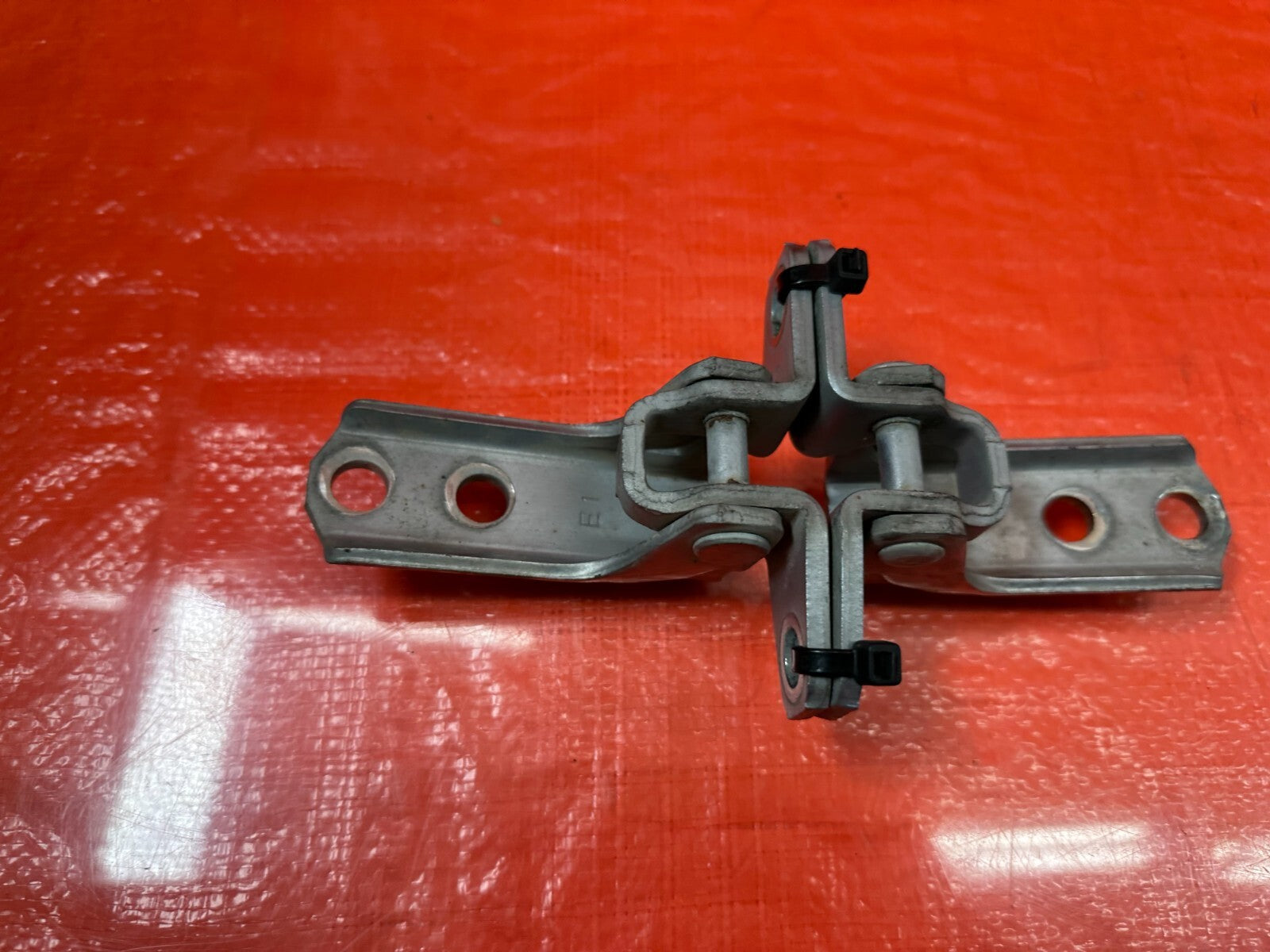 08 15 LANCER EVOLUTION X EVO 10   DOOR HINGE SET UPPER & LOWER RIGHT FRONT 2143