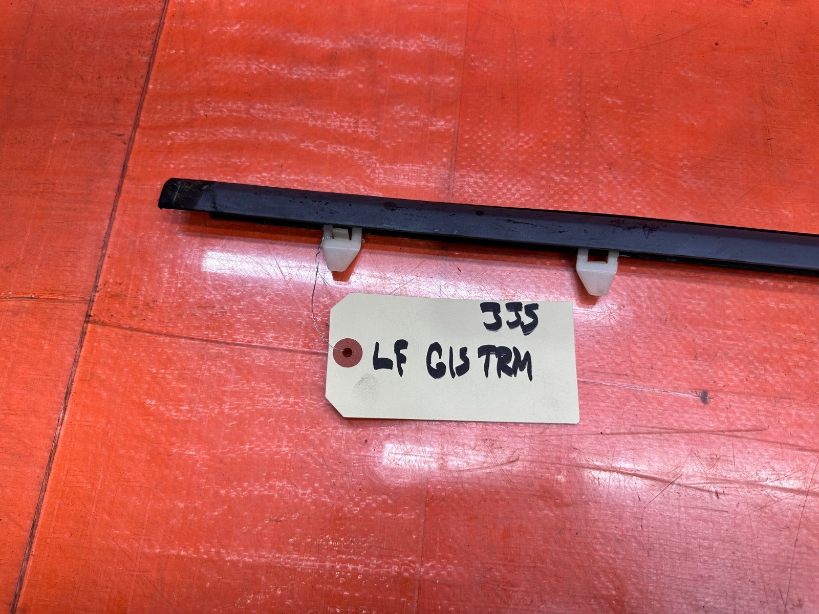 97 01 HONDA PRELUDE 2.2L DRIVER LEFT FRONT DOOR WINDOW GLASS TRIM MOLDING OEM #34