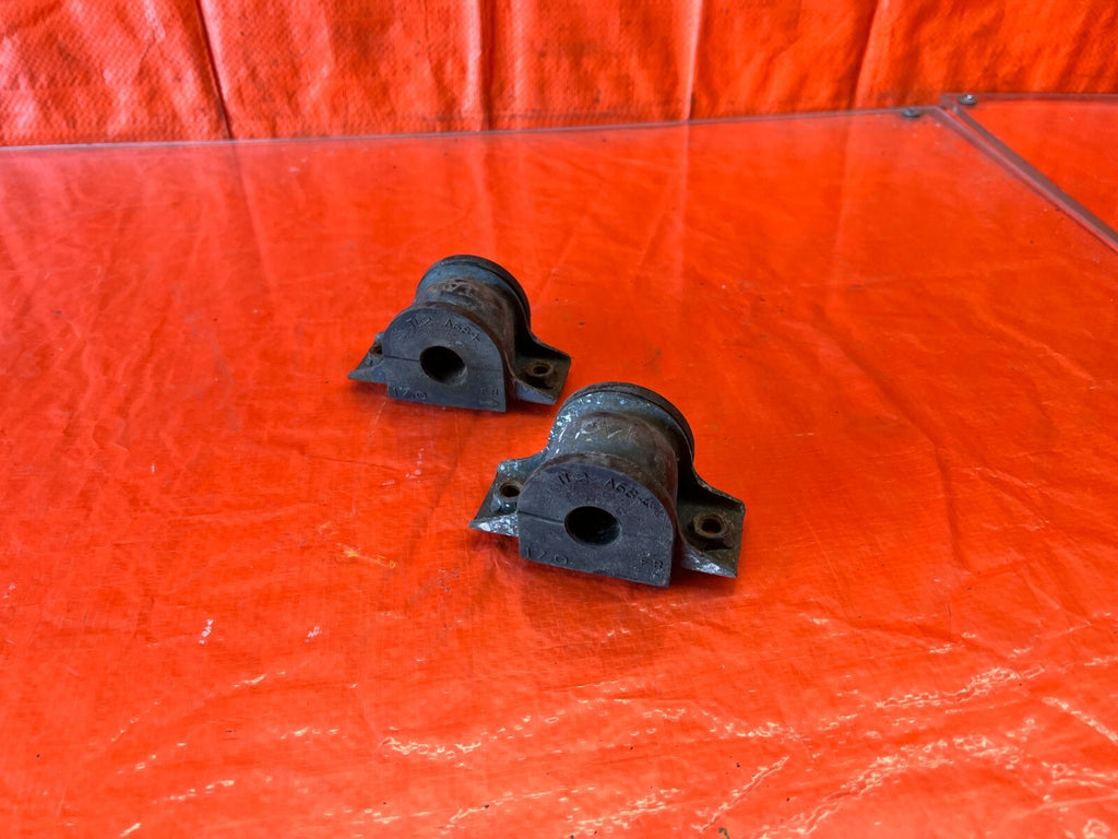 09 14 ACURA TSX   SWAY BAR MOUNTING BRACKET SET LEFT RIGHT BRACKETS   OEM #1587