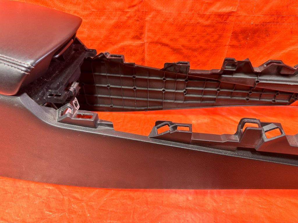 16 20 INFINITI Q50 / 17 20 Q60   ARM REST CENTER CONSOLE   OEM FACTORY OE #2893