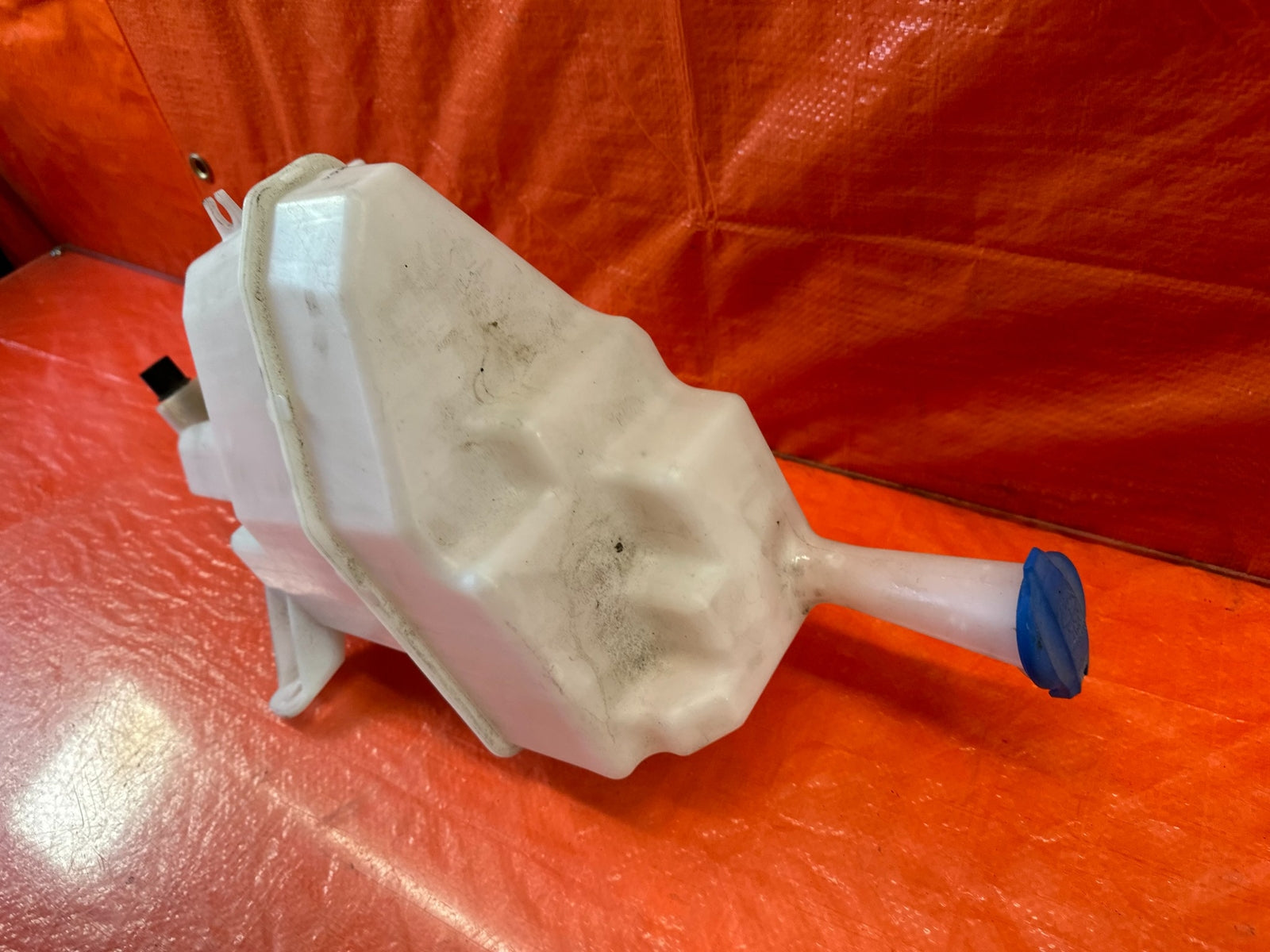 13 16 HYUNDAI GENESIS COUPE WINDSHIELD WIPER FLUID RESERVOIR TANK W/ MOTORS #2196