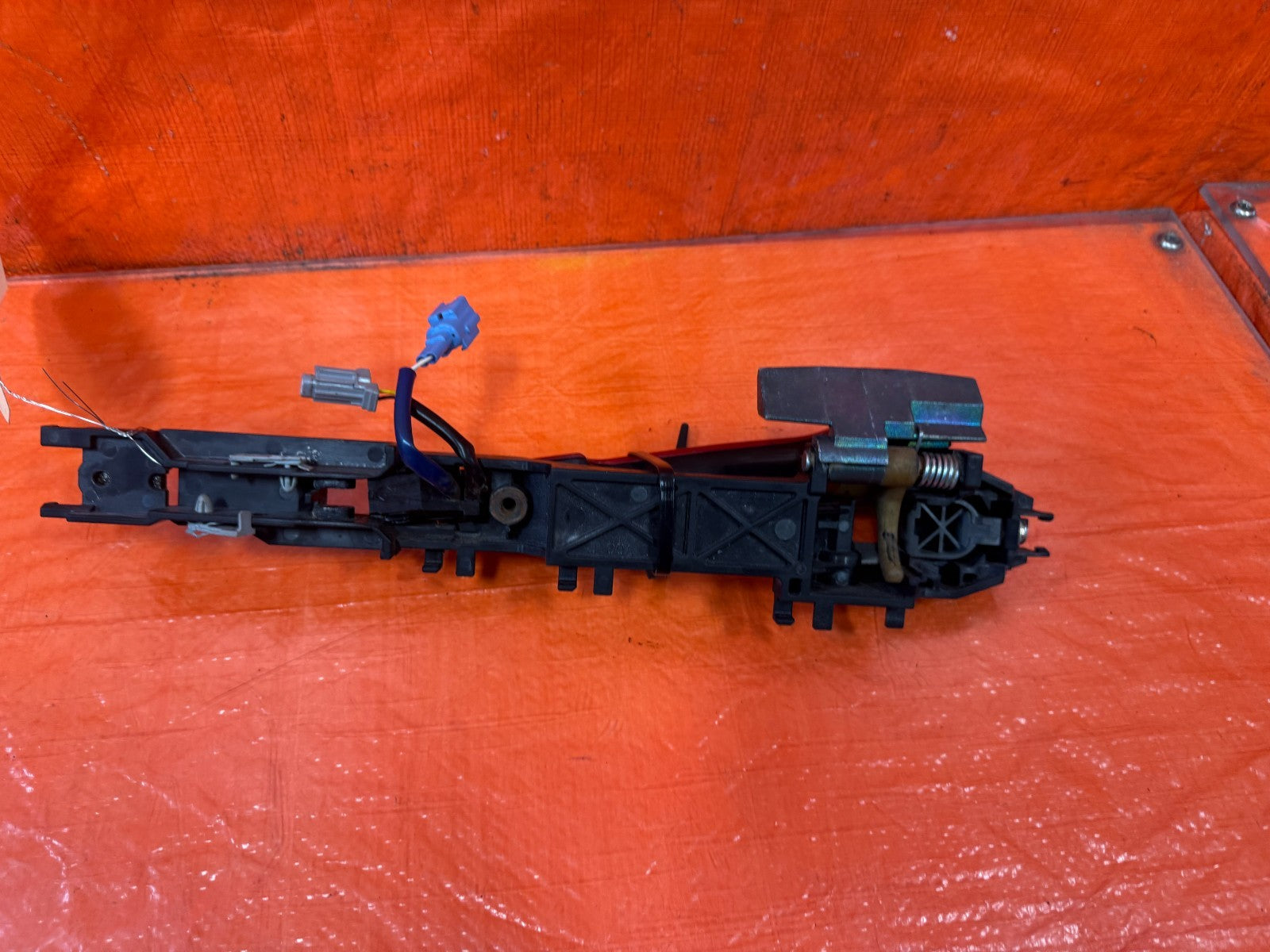 08 13 INFINITI G37 COUPE 2D   RIGHT FRONT EXTERIOR DOOR HANDLE RED   OEM #3287