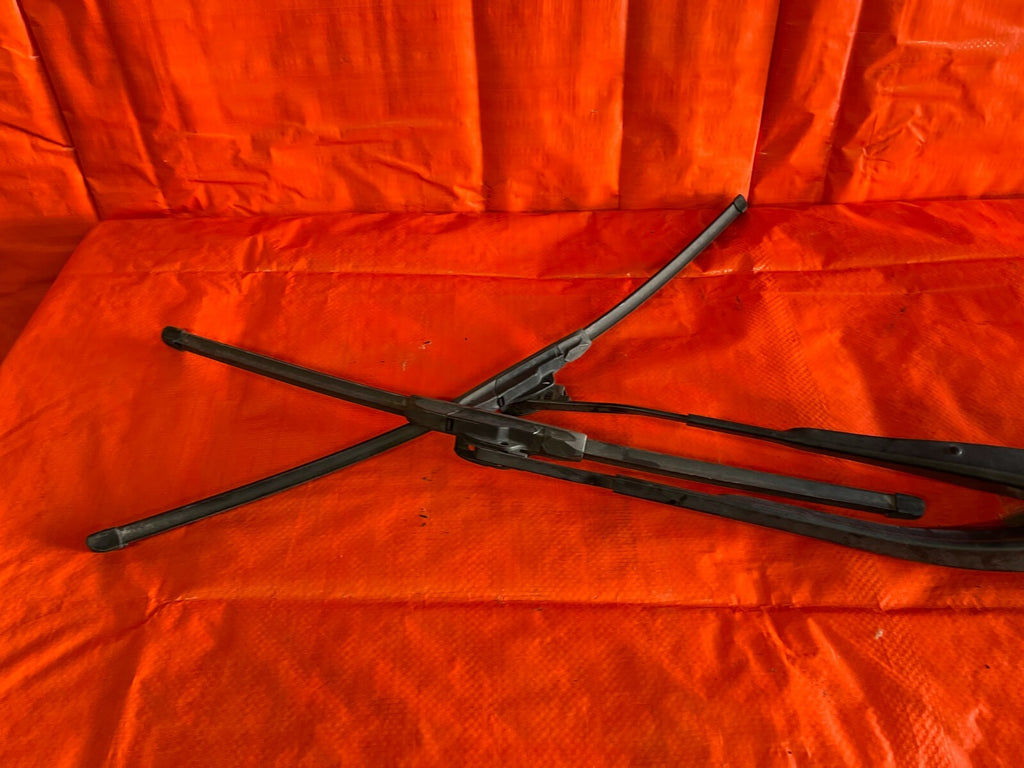 09 14 ACURA TSX   WINDSHIELD WIPER ARM SET   LEFT AND RIGHT WITH BLADES   OEM OE7