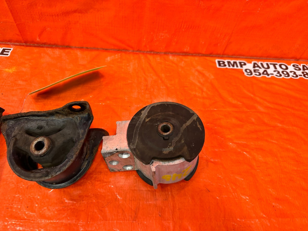 94 01 ACURA INTEGRA AUTOMATIC LEFT RIGHT MOTOR MOUNT TRANSMISSION MOUNT OEM 2468