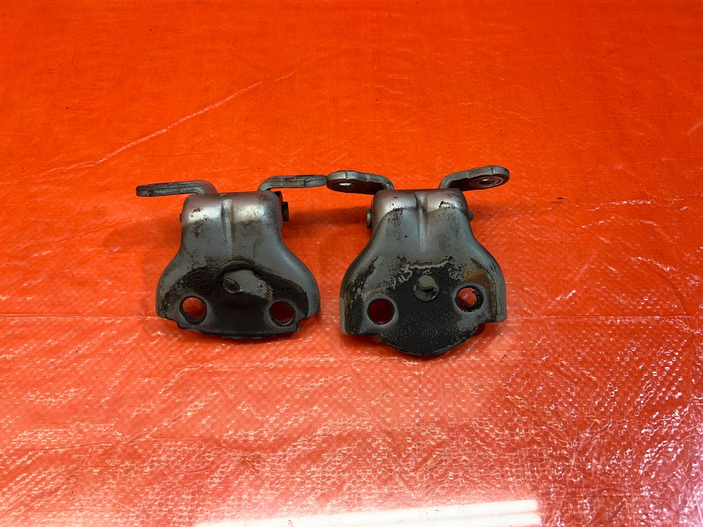 98 02 HONDA ACCORD SEDAN PASSENGER RIGHT REAR DOOR HINGE SET UPPER LOWER OEM 16710