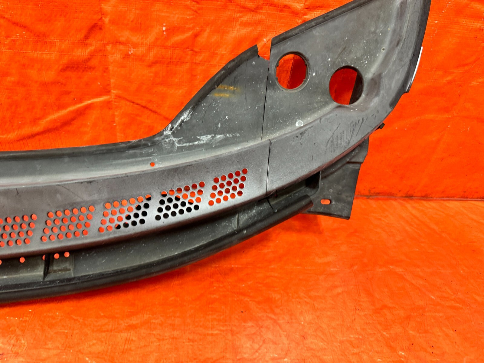 06 11 CIVIC 4D SEDAN   CENTER WINDSHIELD WIPER COWL TRIM PLASTIC OE OEM FA5 FLAW3