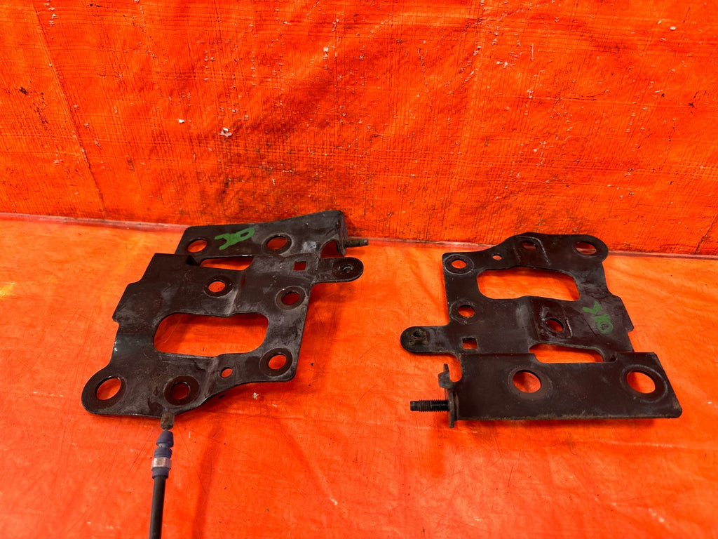 08 15 INFINITI G37 & Q60 COUPE   HOOD LATCH W/ REKEASE CABLE & BRACKETS OEM #3103