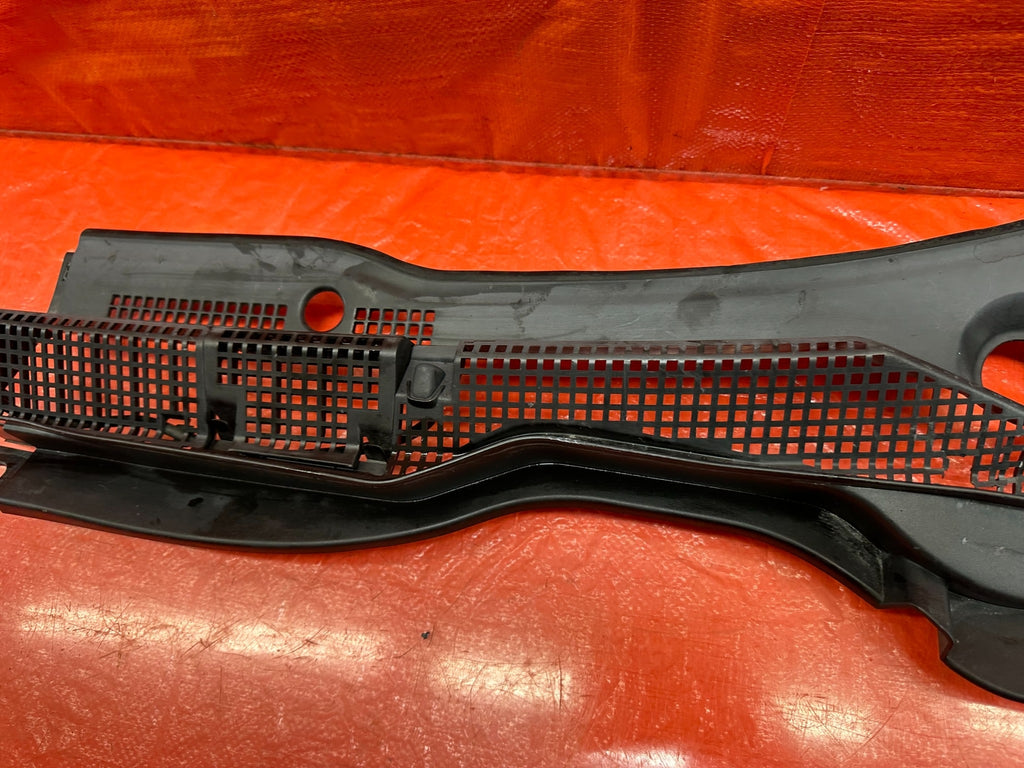 04 05 ACURA TSX   WINDSHIELD WIPER COWL   DRIVER LEFT SIDE   OEM FACTORY #2057