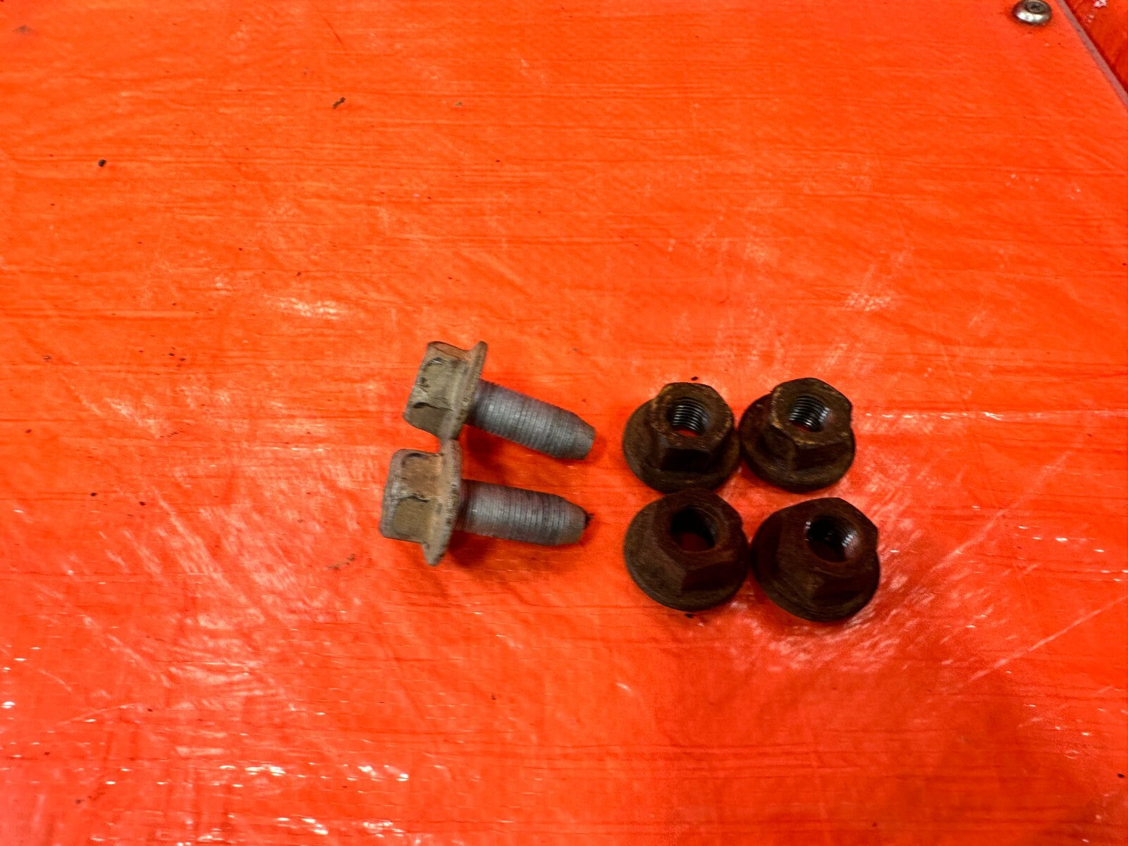90 93 MAZDA MX 5 MIATA   REAR SUBFRAME CROSSMEMBER CARRIER BOLTS   OEM #267 OE5