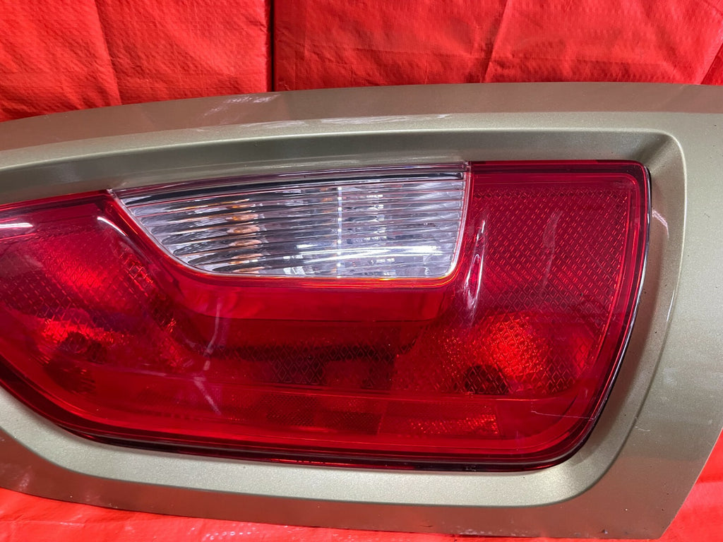 12 13 KIA SOUL   NON LED HALOGEN MODEL   DRIVER LEFT TAIL LIGHT LAMP   GREEN OEM7