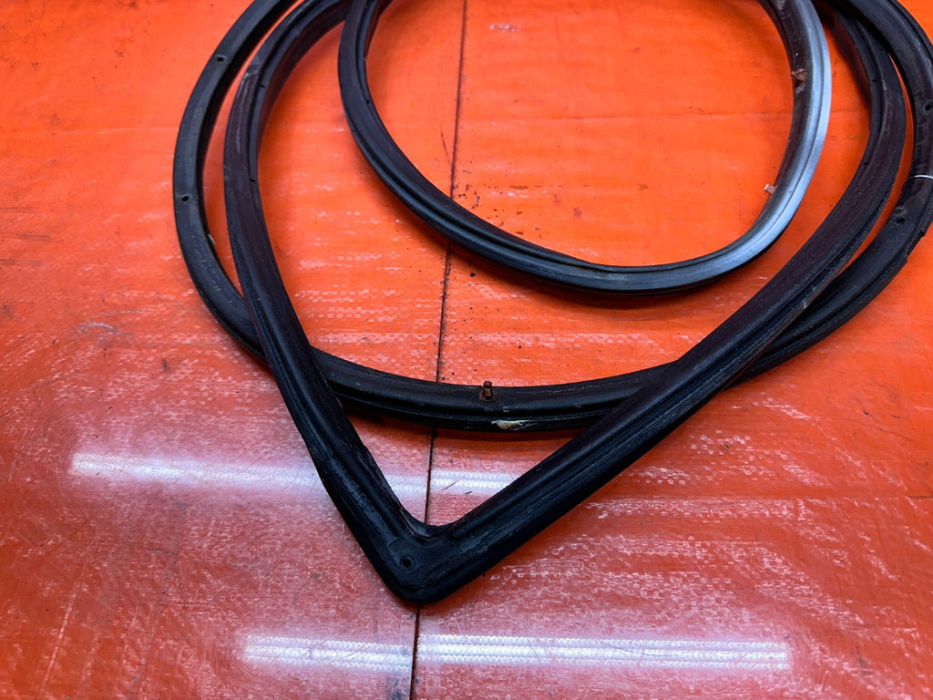 94 01 ACURA INTEGRA 2D LEFT DRIVER DOOR CHASSIS WEATHERSTRIP SEAL OEM #3318