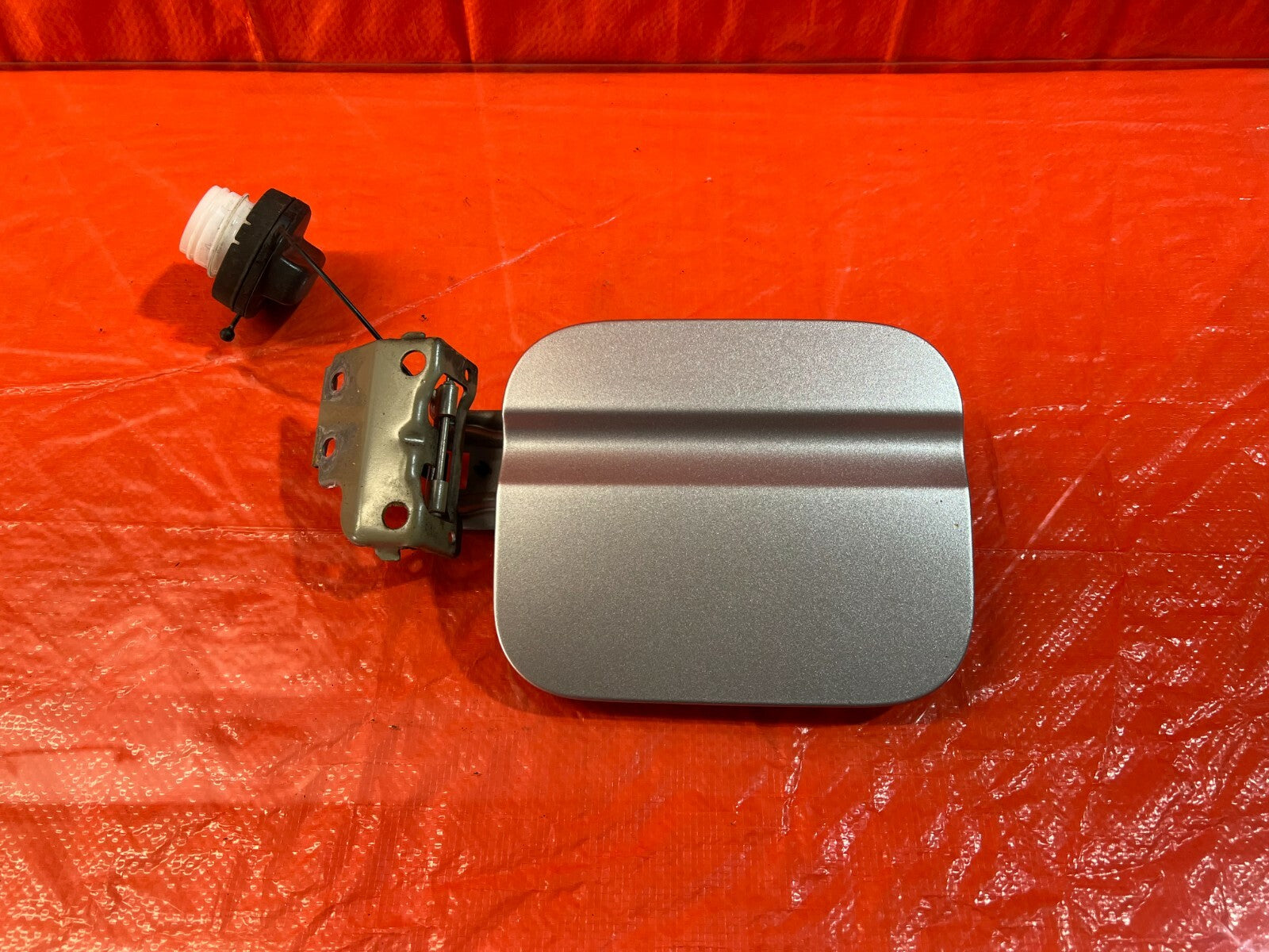 04 08 ACURA TL   FUEL LID / GAS CAP COVER SILVER COLOR   OEM FACTORY 87 0